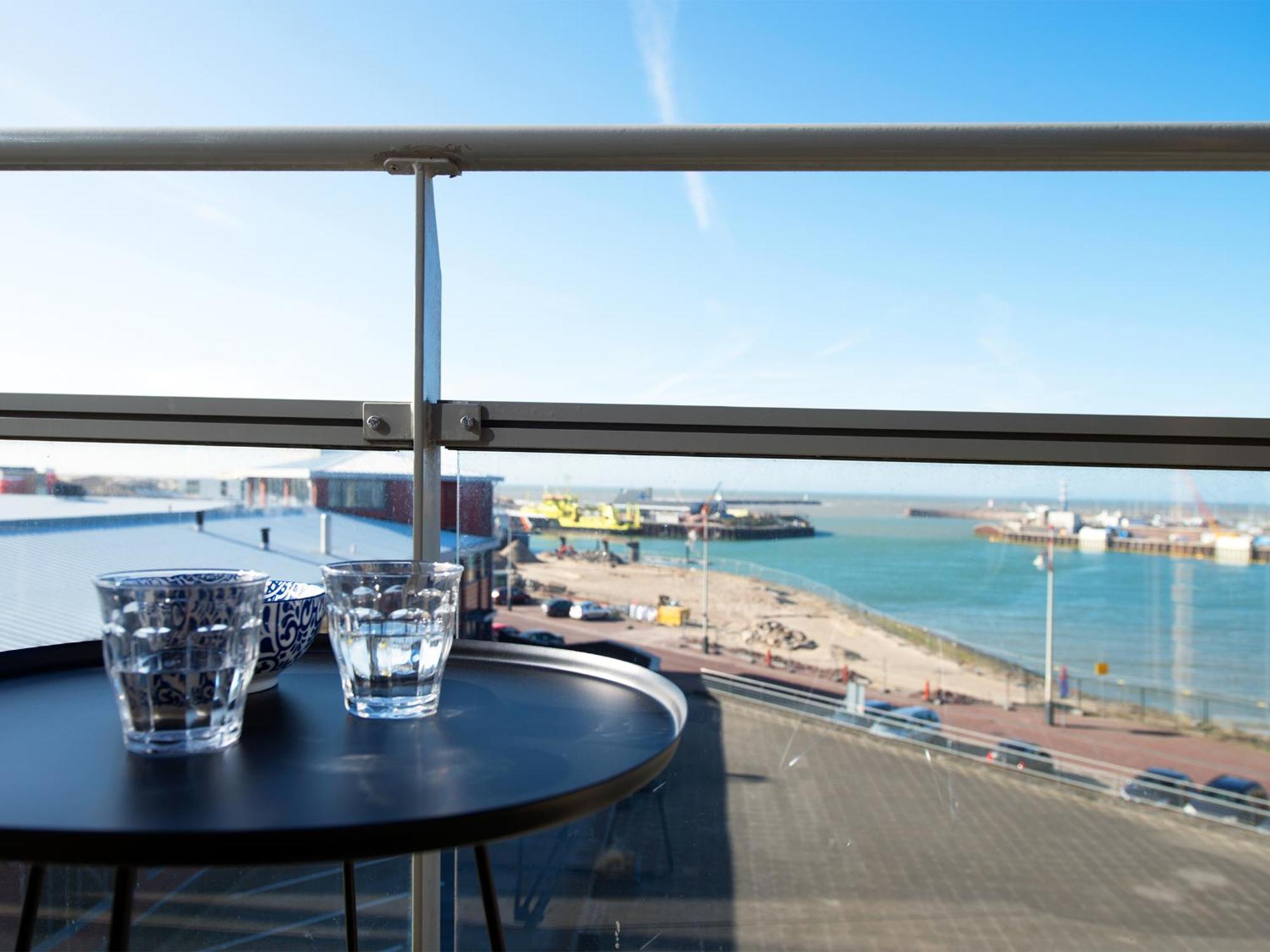 Bizstay Harbour III Scheveningen Apartments Хага Стая снимка