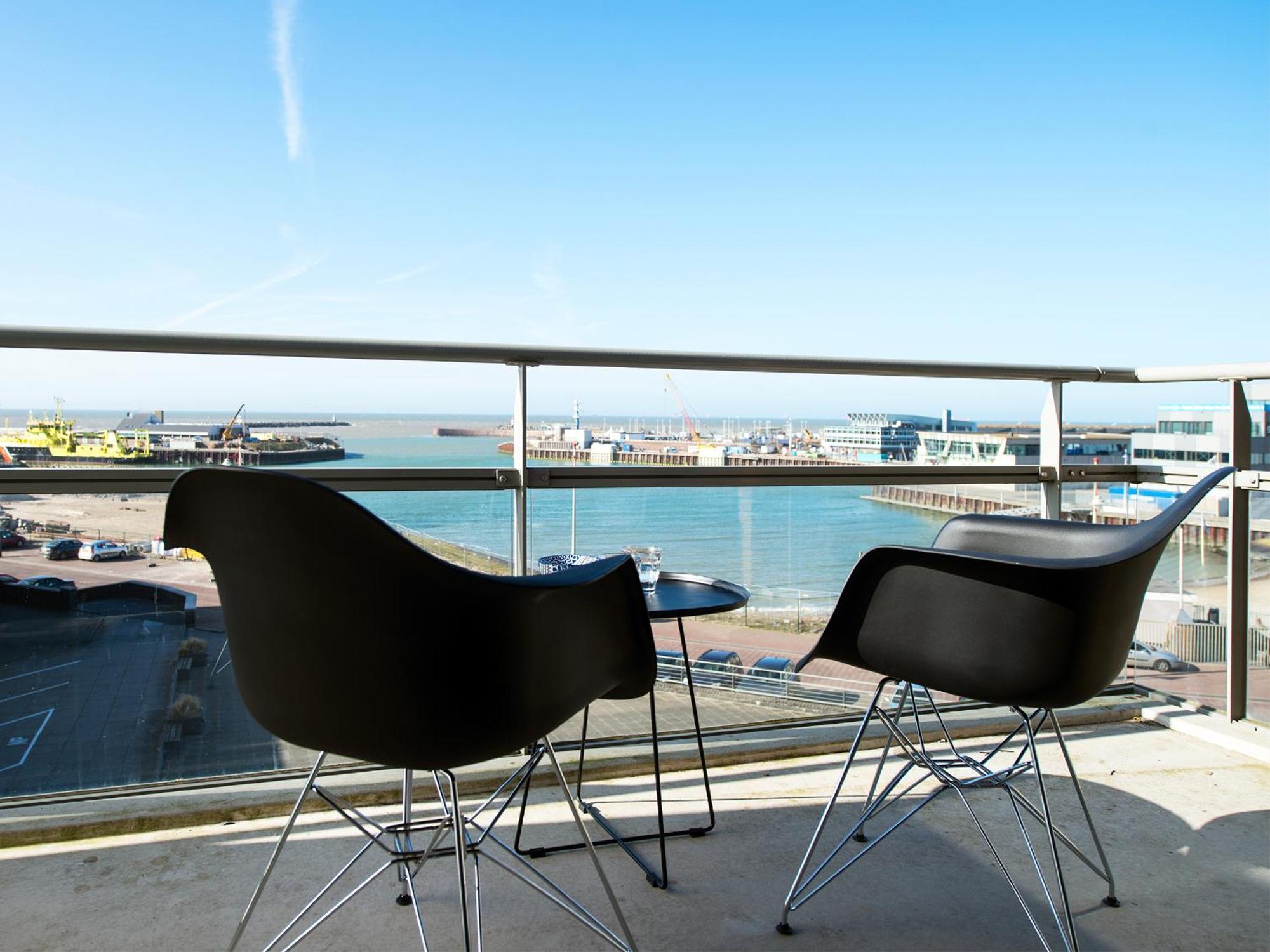 Bizstay Harbour III Scheveningen Apartments Хага Стая снимка